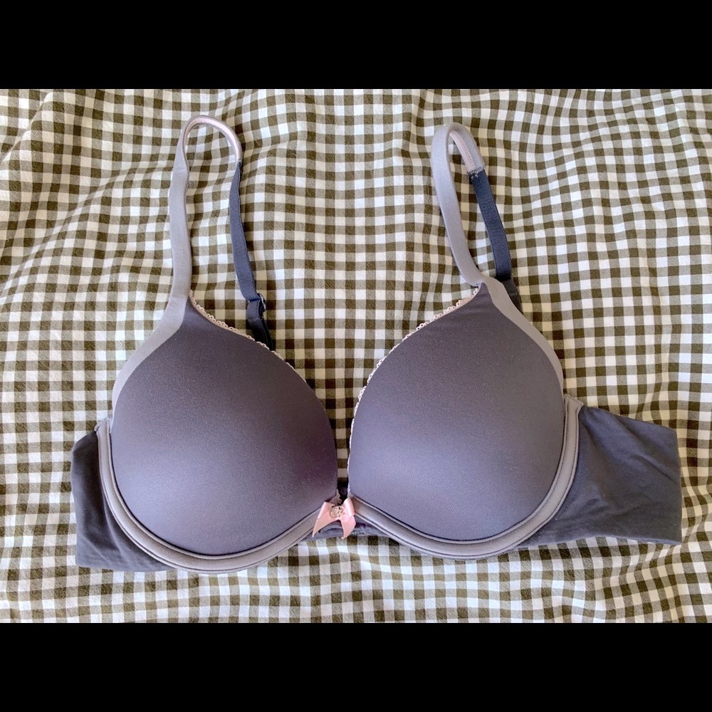 VS body by Victoria pushup bra
